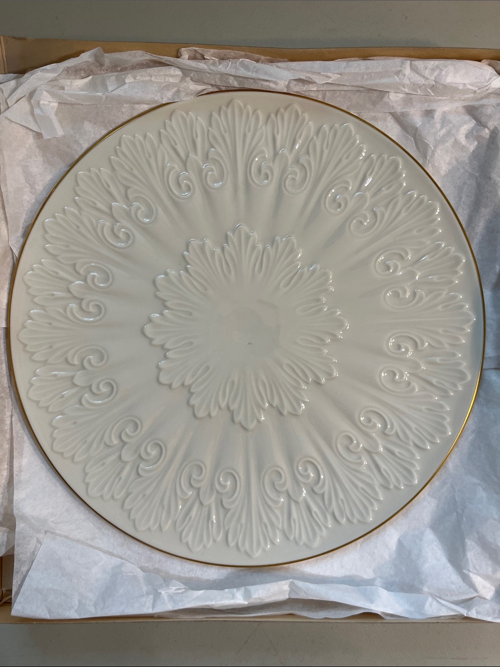 Lenox White Ceramic Decorative Plate with Gold Rim